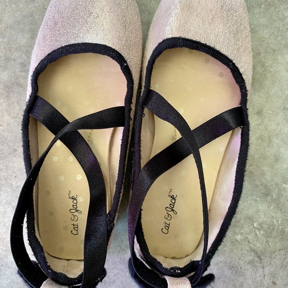 Shoes - Picture 4 of 5